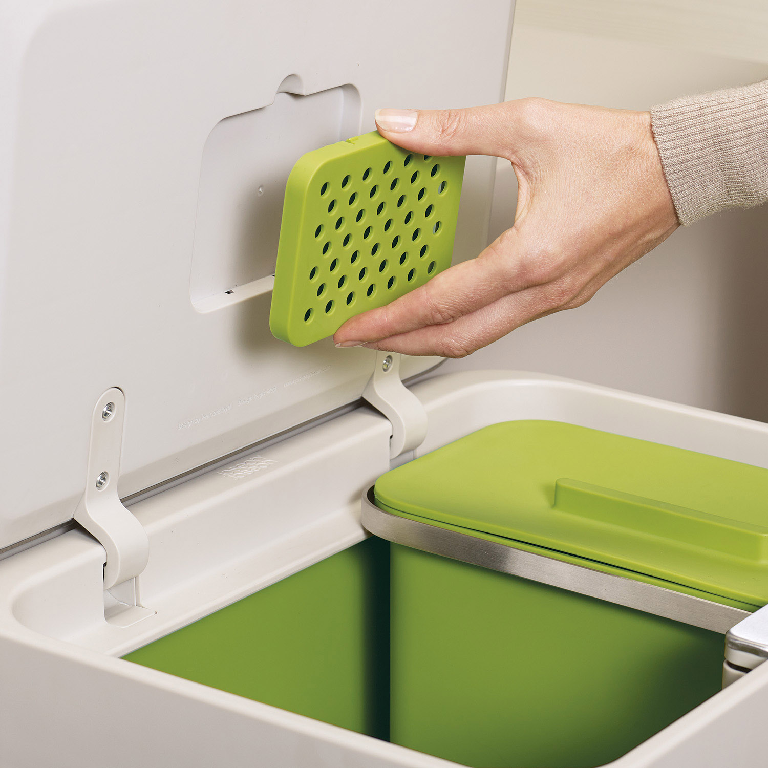 Pakaitiniai kvapų filtrai INTELLIGENT WASTE, 2 vnt., skirti TOTEM, TITAN ir STACK šiukšliadėžėms, Joseph Joseph