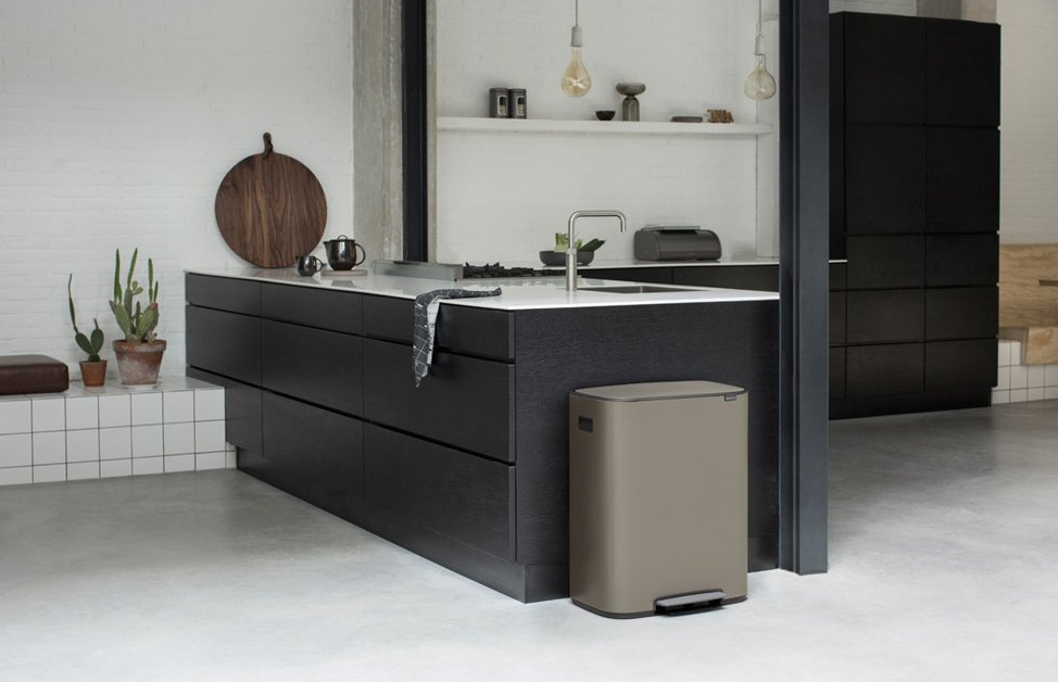 Šiukšliadėžė su pedalu BO 2 x 30 l, platina, Brabantia