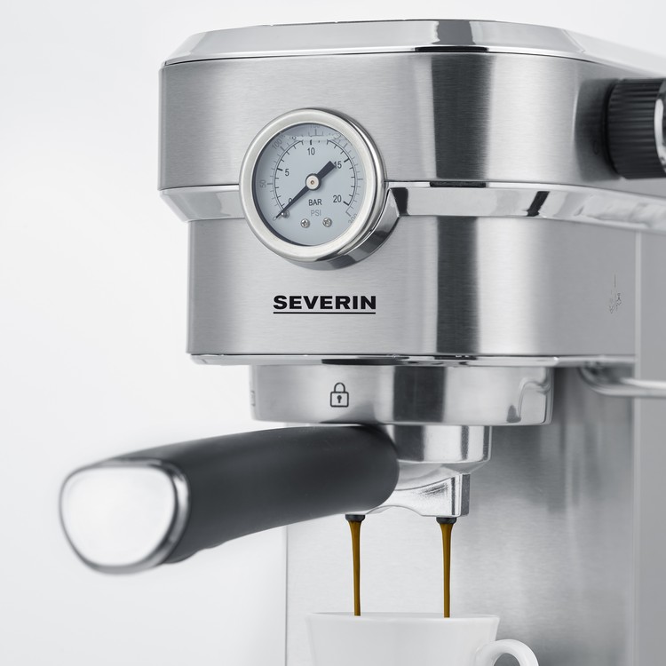 Pusiau automatinis kavos aparatas KA 5995 su baristų priedų rinkiniu, Severin