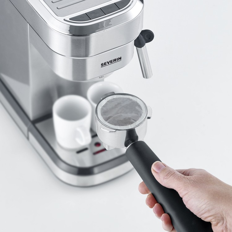 Pusiau automatinis kavos aparatas KA 5995 su baristų priedų rinkiniu, Severin