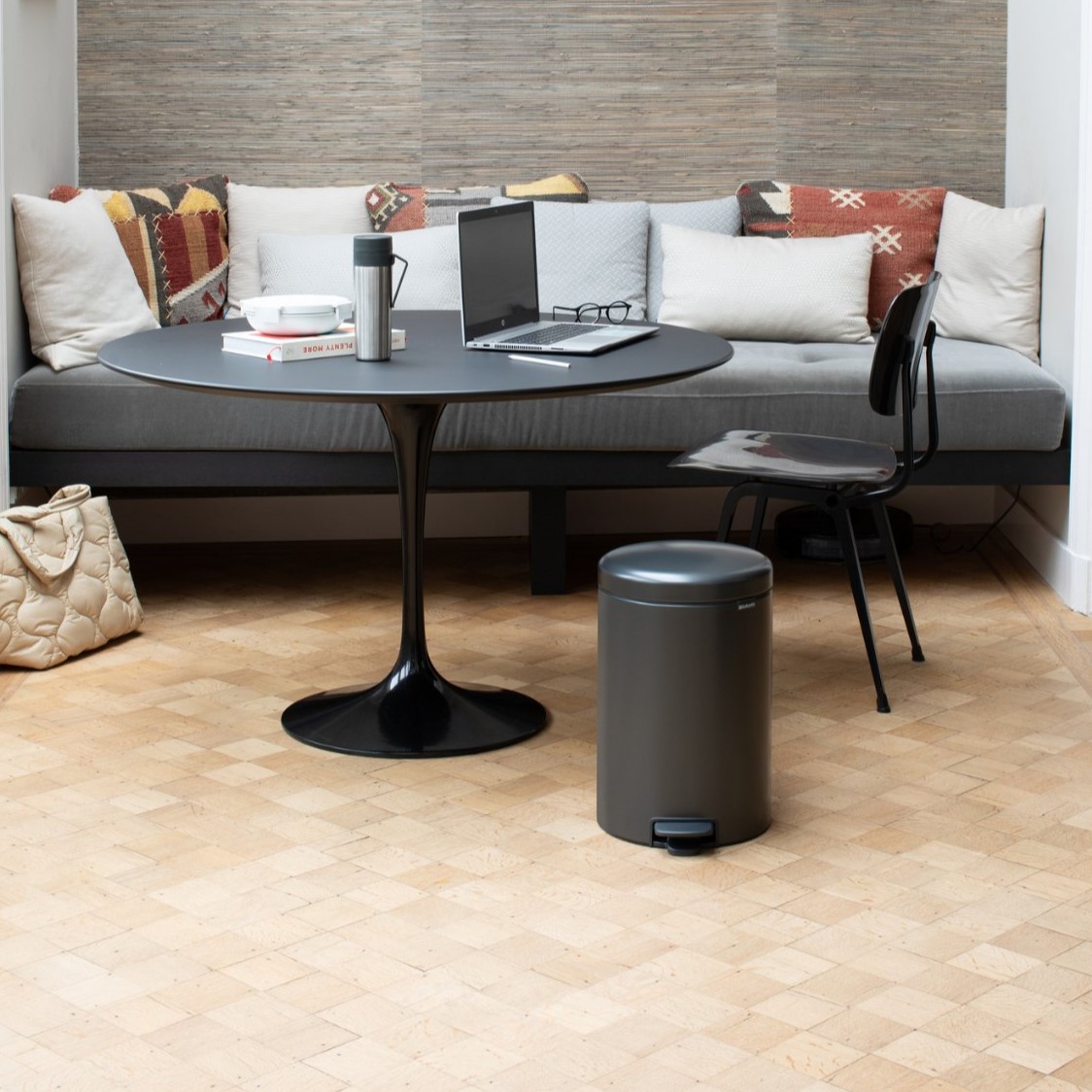 Šiukšliadėžė su pedalu NEWICON 20 l, pilkos spalvos, plienas, Brabantia