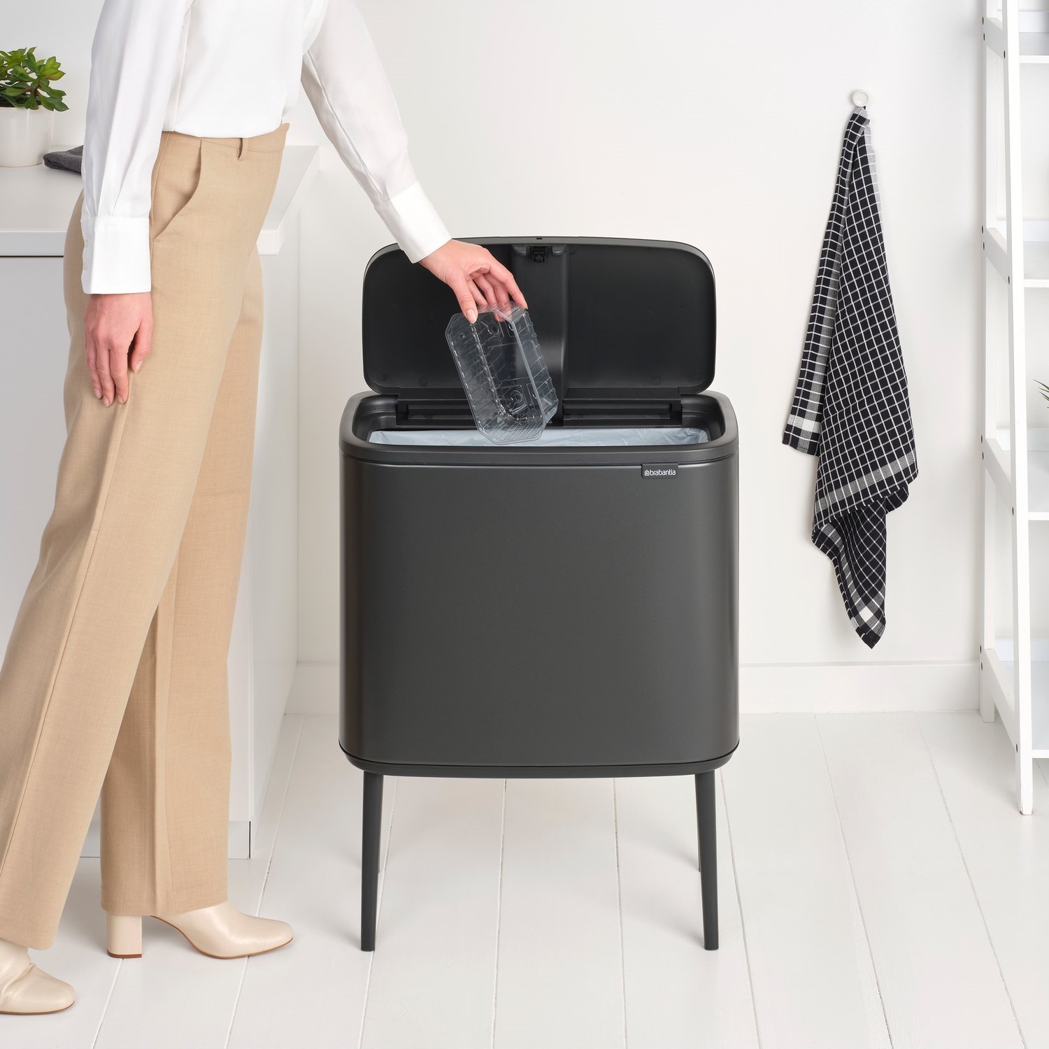 Sensorinė šiukšliadėžė BO TOUCH BIN 36 l, pilkos spalvos, plienas, Brabantia