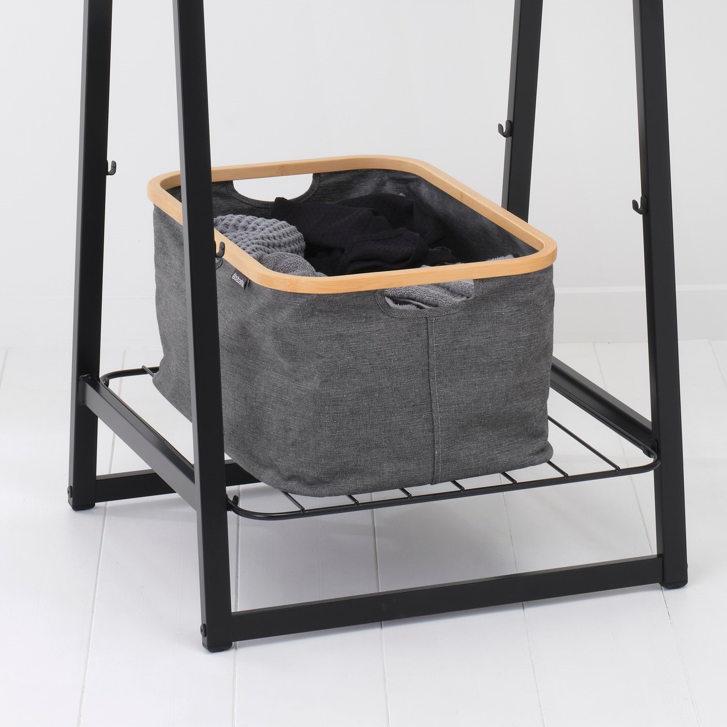 Skalbinių krepšys 40 l, juodųjų pipirų spalvos, audinys, Brabantia