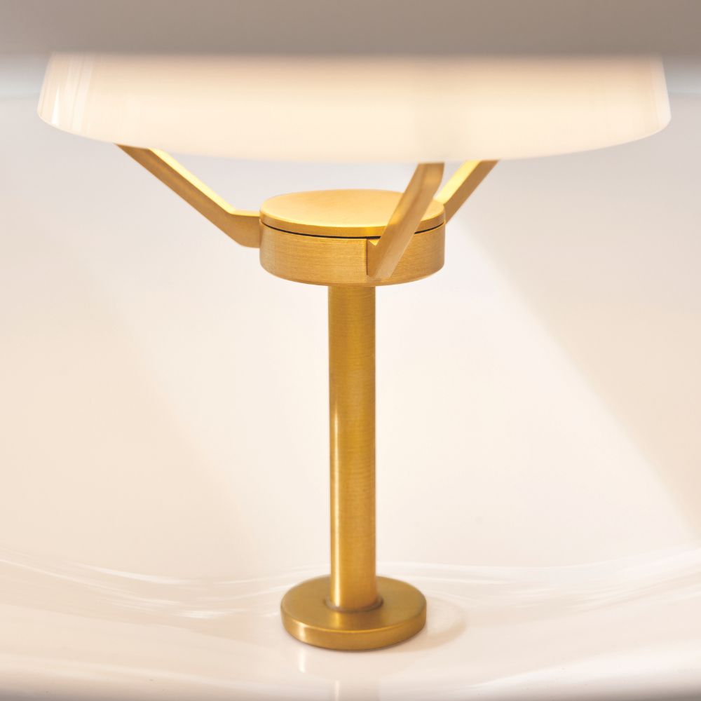 Griestu lampa CLAM 55 cm, balta/misiņa, Fritz Hansen