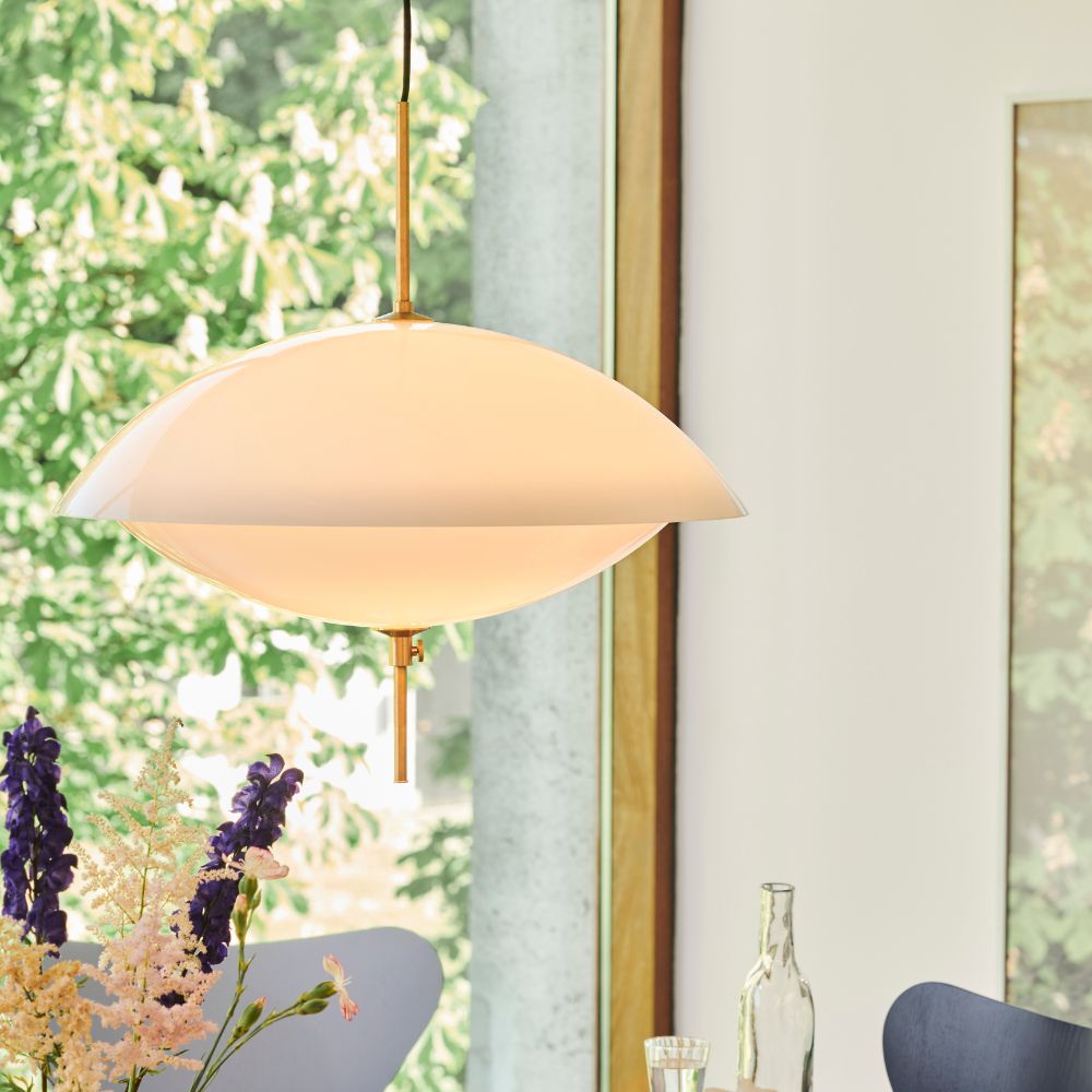 Griestu lampa CLAM 55 cm, balta/misiņa, Fritz Hansen