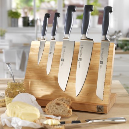 Nóż szefa kuchni 18 cm FOUR STAR® z limitowanej edycji 40 years ZWILLING