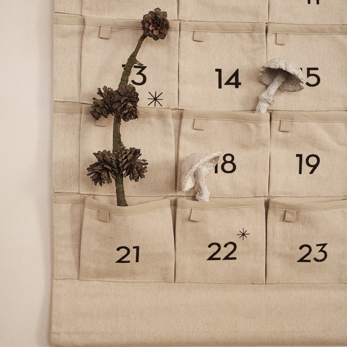 Kalendarz adwentowy STAR 50 x 100 cm, piasek, bawełna, twardy