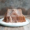 Forma do babki GINGERBREAD HOUSE, srebrna, Nordic Ware