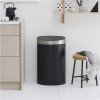 Caixote do lixo com tampa de pressão TOUCH BIN NEW 40 l, preto mate com tampa mate, Brabantia