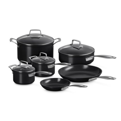225060 sada hrncu essential sada 6 ks cerna hlinik le creuset