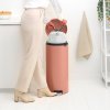 221753 6 pedalovy odpadkovy kos newicon 30 l teple medena ocel brabantia