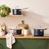 225060 7 sada hrncu essential sada 6 ks cerna hlinik le creuset
