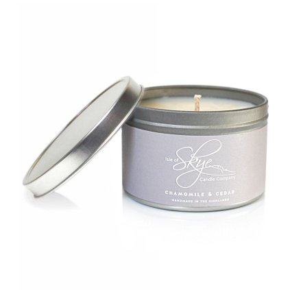 Dišeča sveča CHAMOMILE & CEDAR, čas gorenja 30 ur, potovalni paket, Isle of Skye Candle Company
