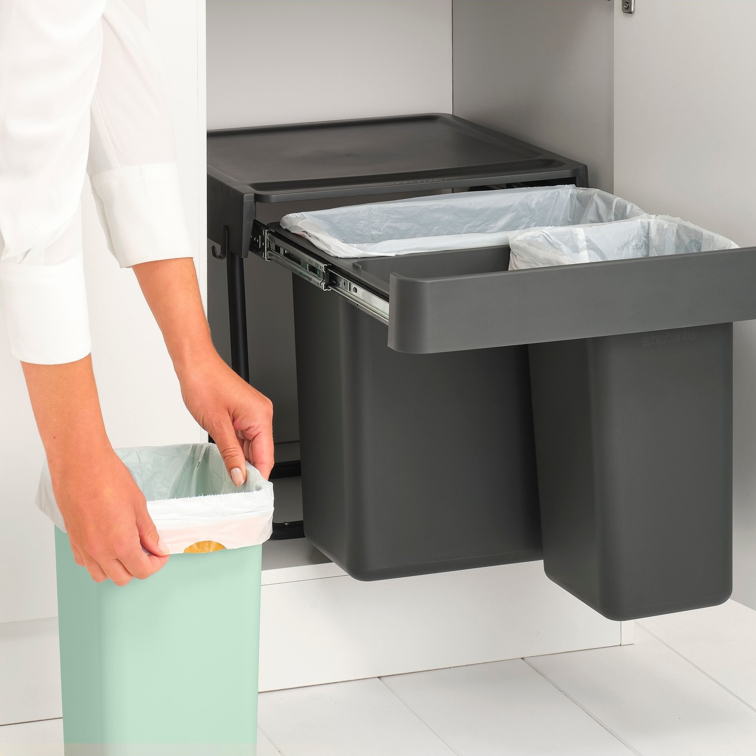 Vgradni koš za smeti SORT & GO 2x 10 l + 1x 20 l, temno siva / žad zelena, plast, Brabantia