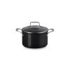 224205 kastrol essential 20 cm 3 8 l cerna hlinik le creuset