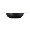 224394 3 wok essential 32 cm 6 l cerna hlinik le creuset