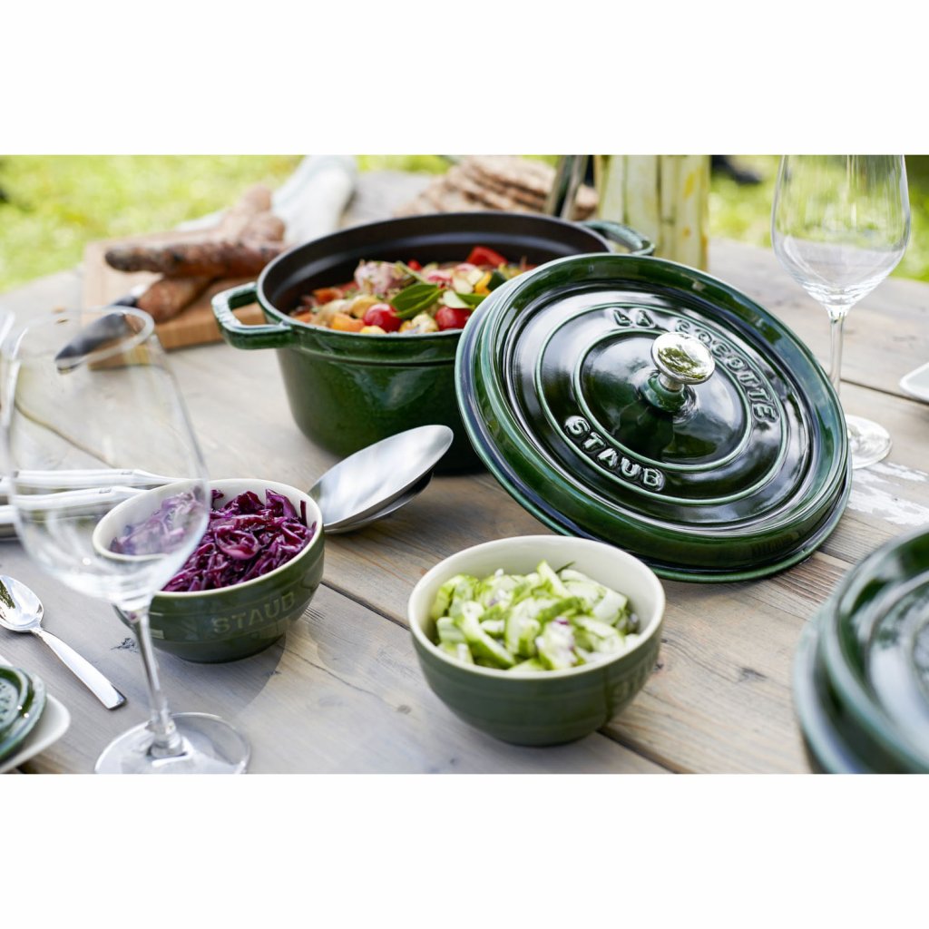 Cocotte 26 cm, rund, Basilikum, Gusseisen, Staub Cocotte 26 cm, rund, Basilikum, Gusseisen, Staub