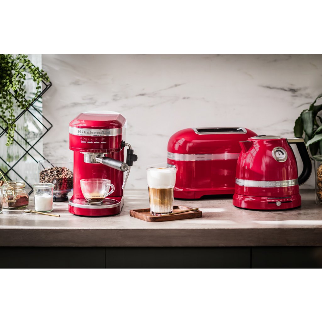 https://cdn.myshoptet.com/usr/www.kulinagroup.de/user/shop/big/72745-1_espressomaschine-halbautomatisch-artisan-5kes6503eer--royal-red--kitchenaid.jpg?654e2567