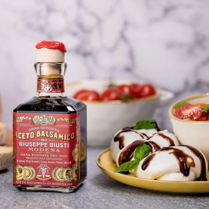 Balsamico Essig 3 GOLD MEDALS CUBICA 250 ml, Giusti