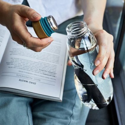 Trinkflasche EAU GOOD 650 ml, Olive, Glas, Black+Blum