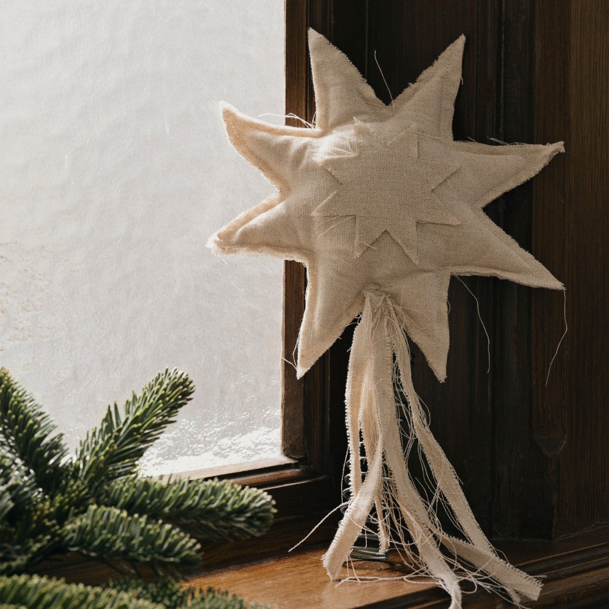 215382 4 hvezda na vanocni stromek vela 22 x 38 cm bila bavlna ferm living