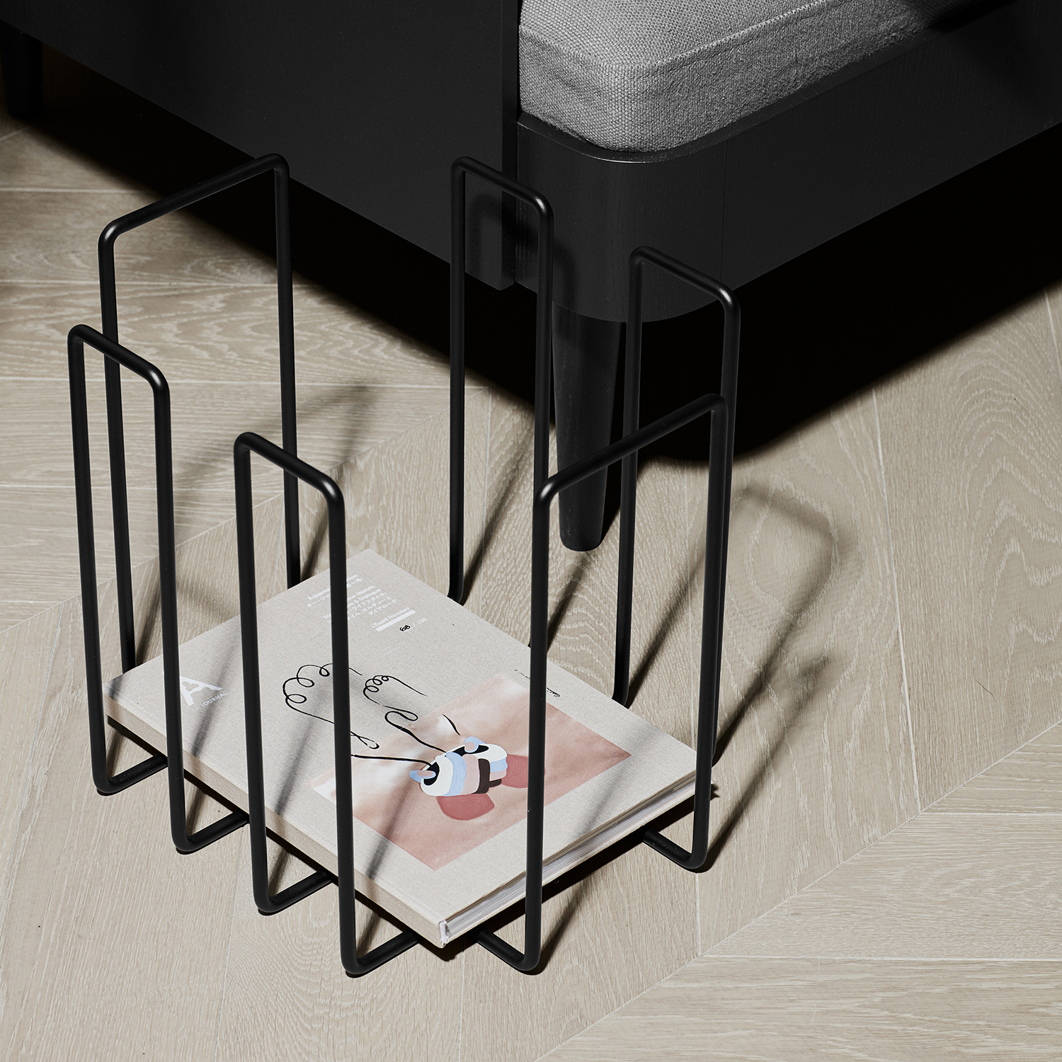 Zeitungsständer WIRES 33,5 cm, schwarz, Stahl, Blomus