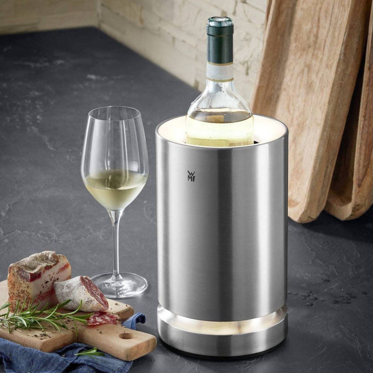 143339 7 chladic na vino ambiente s osvetlenim wmf