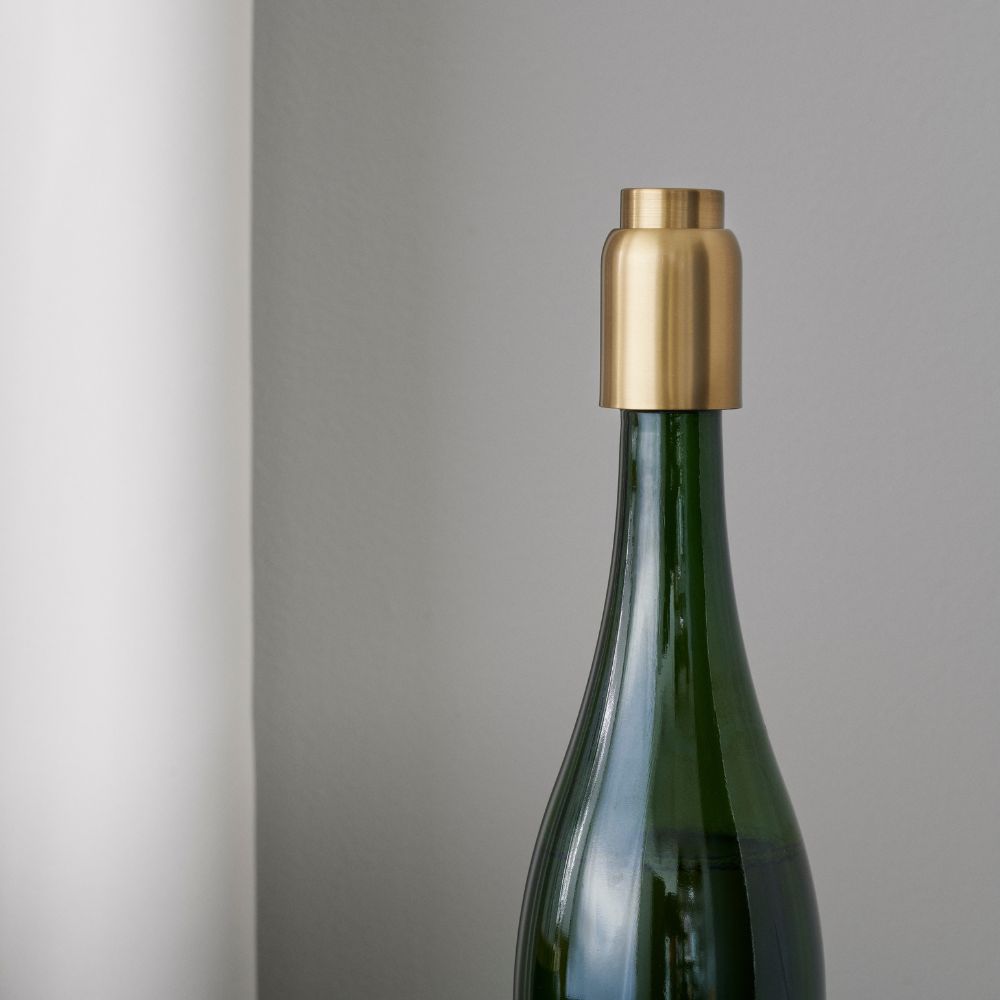 Flaschenverschluss COLLAR, gebürstetes Messing, Vakuum, Stelton