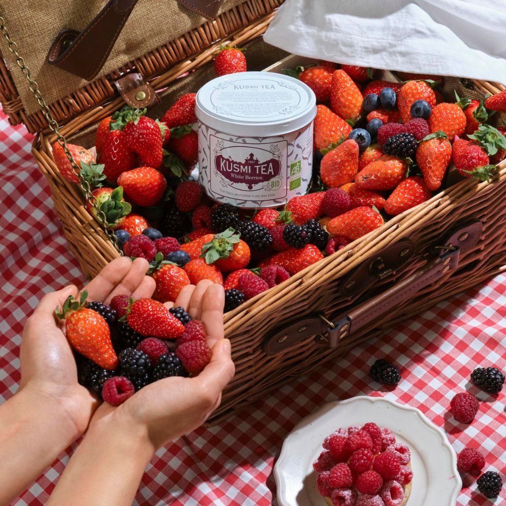 Weißer Tee WHITE BERRIES, 90 g, Loser Tee Dose, Kusmi Tea