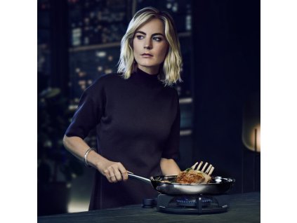 Mittenakkuv pann PROFI RESIST 28 cm, WMF