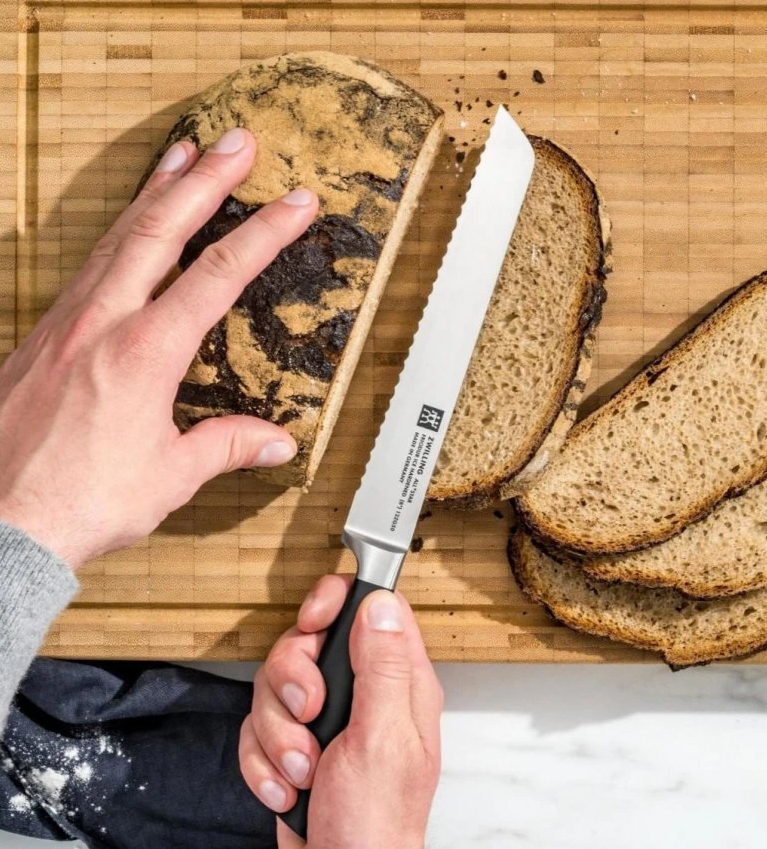 Brödknivar: är de oumbärliga i köket?