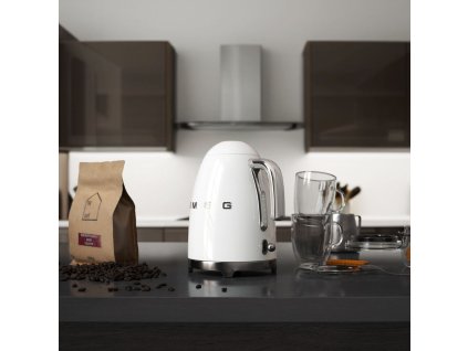Elektrisk vattenkokare KLF03WHEU 1,7 l, vit, Smeg