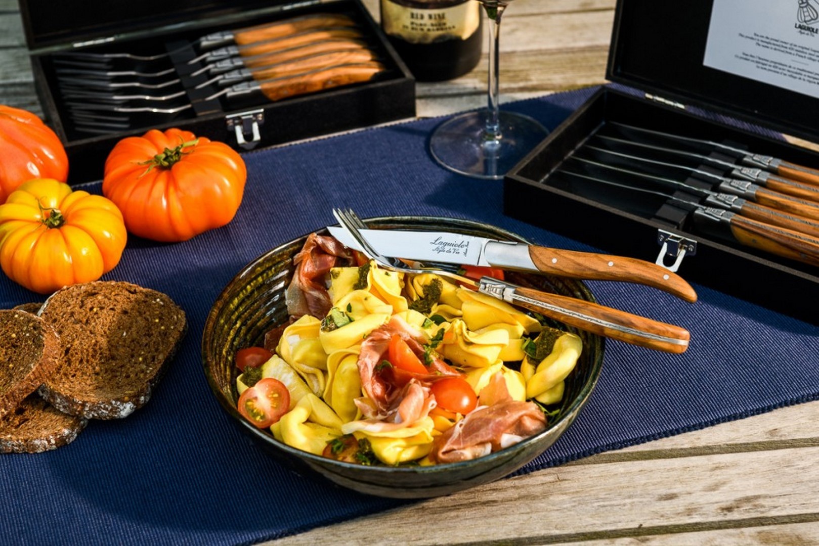 Köttgaffel LAGUIOLE LUXURY, 6 st, handtag i olivträ, Laguiole