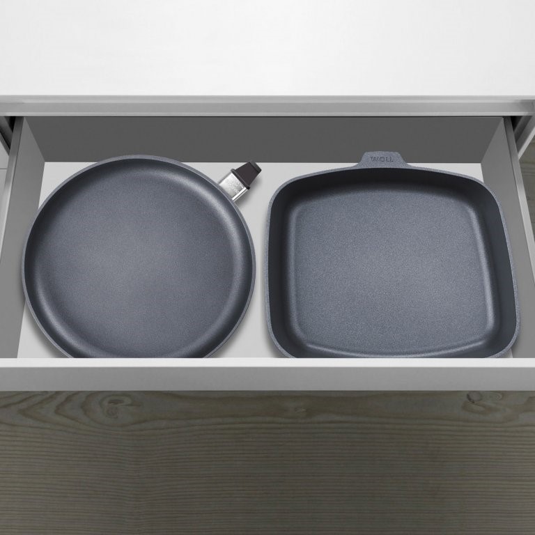 Non-stick stekpanna TITANIUM NOWO 26 x 26 cm, avtagbart handtag, WOLL