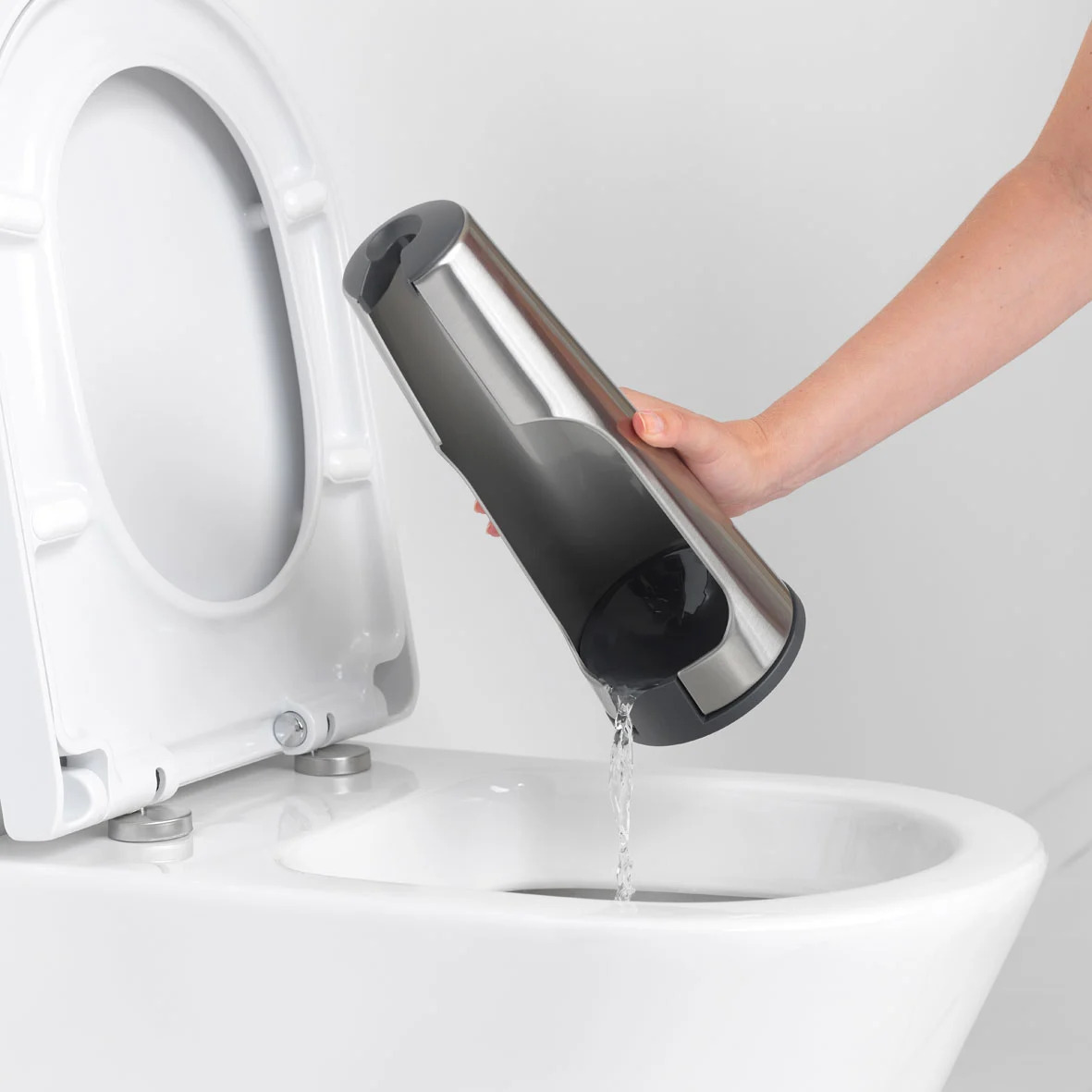 Toalettborsthållare, toalettpappershållare och reservrullstativ i set RENEW, matt stål, Brabantia