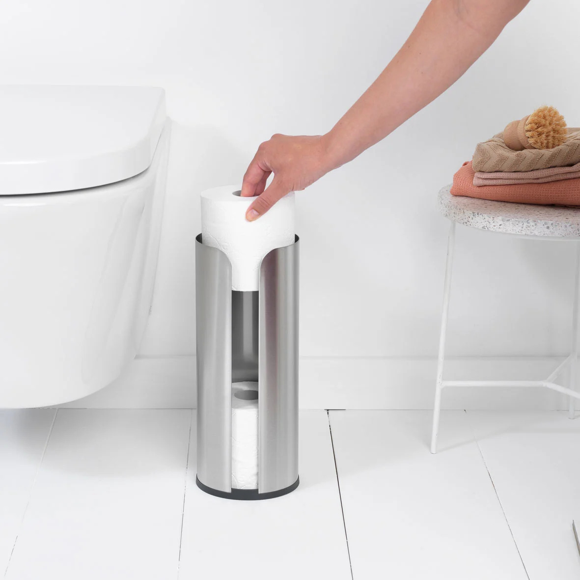 Toalettborsthållare, toalettpappershållare och reservrullstativ i set RENEW, matt stål, Brabantia