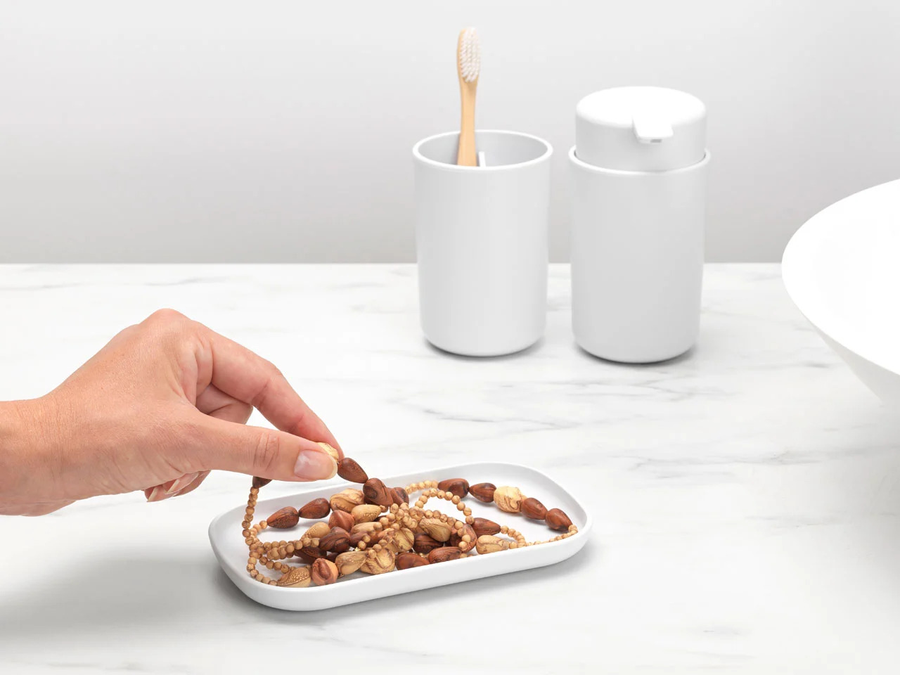 Dispenser för flytande tvål och tandborstmugg i set, vit, Brabantia