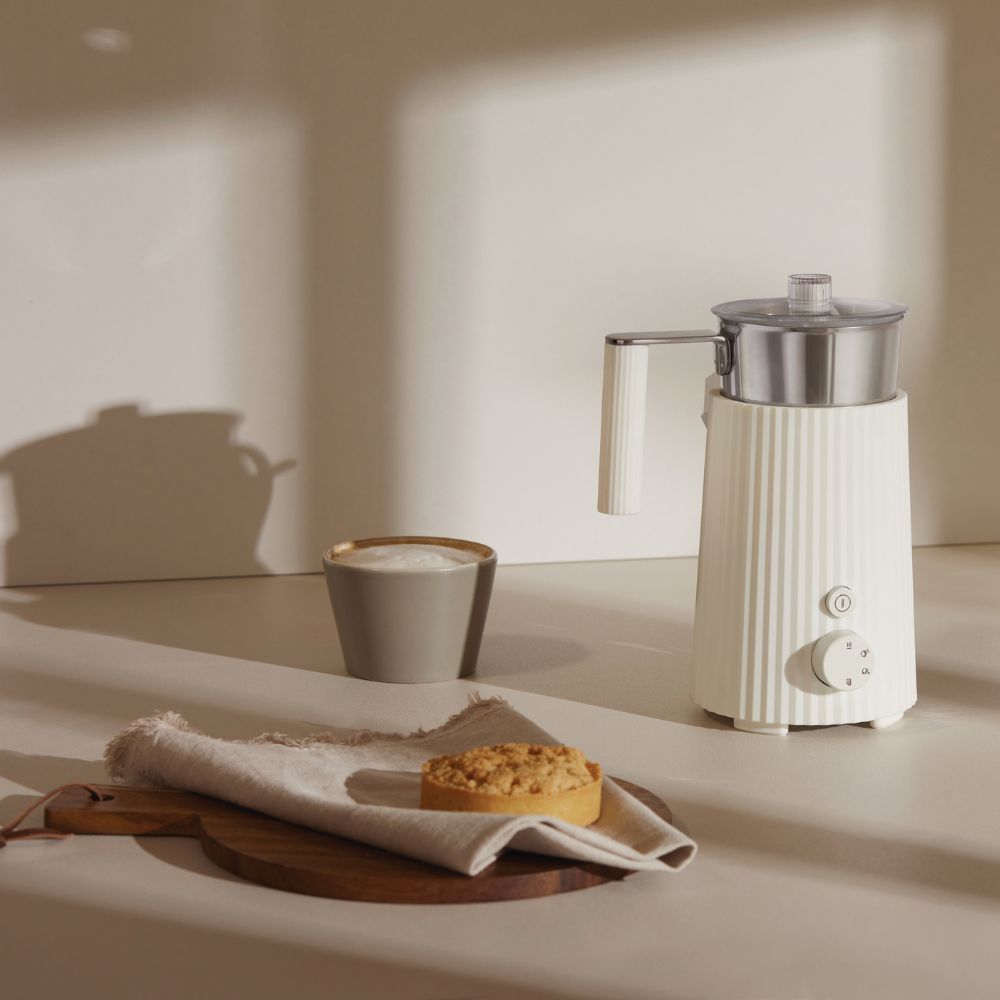 Mjölkskummare PLISSÉ, vit, Alessi