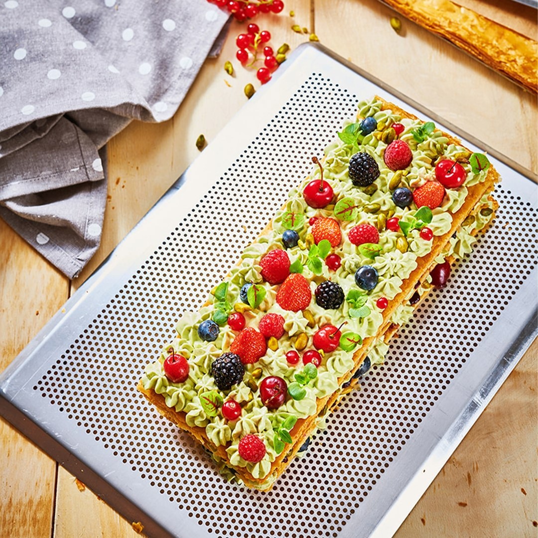 Bakplåt 40 x 30 cm, perforerad, de Buyer