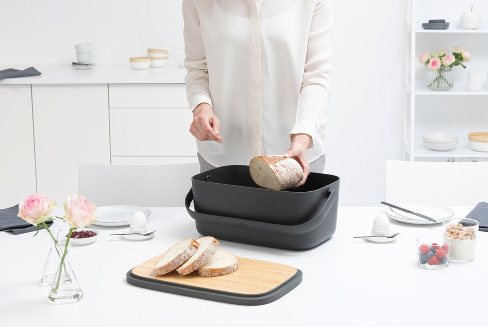 Brödlåda med skärbräda 39,5 cm, grå, Brabantia