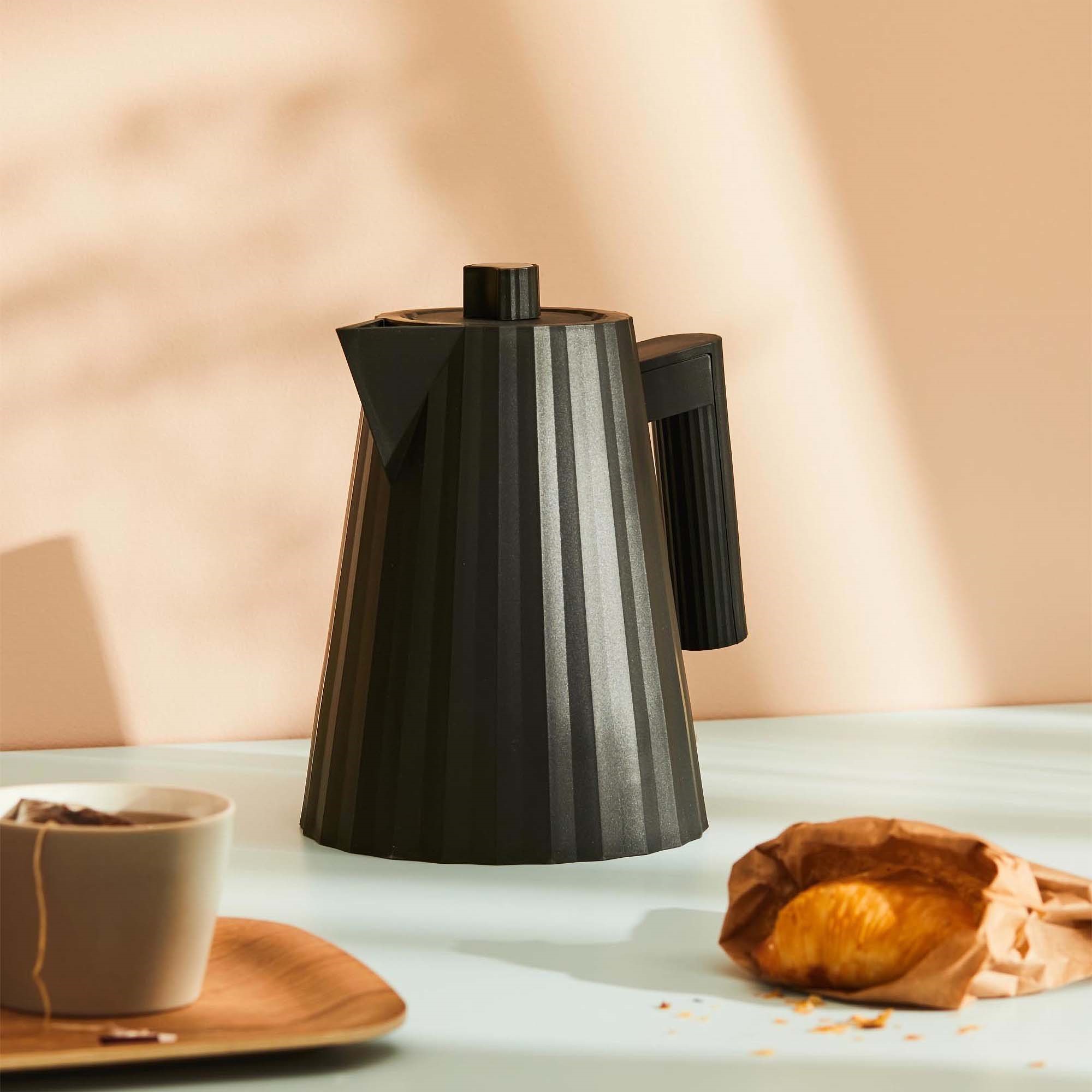 Elektrisk vattenkokare PLISSE 1 l, svart, Alessi