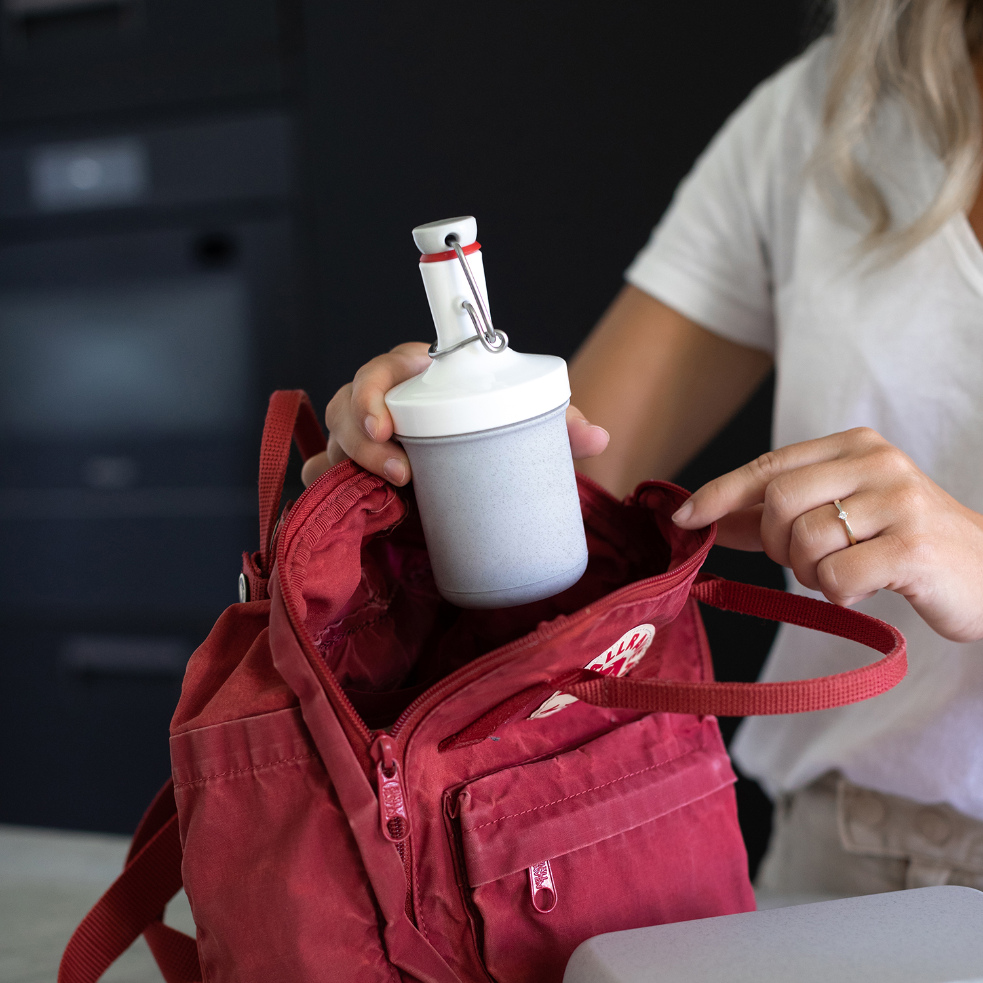 Vattenflaska för barn PLOPP TO GO MINI 200 ml, ekologisk äppelgrön, Koziol