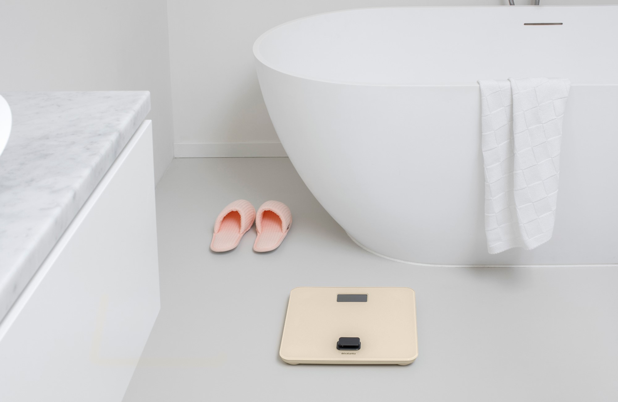 Digital badrumsvåg RENEW mjuk beige, batterifri, Brabantia