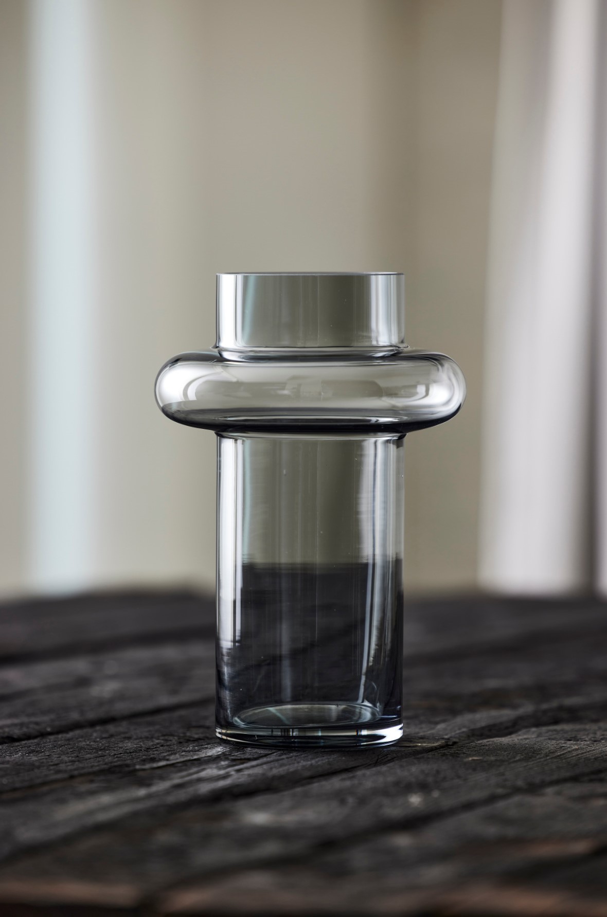 Vas TUBE 25 cm, rökigt glas, Lyngby Glas