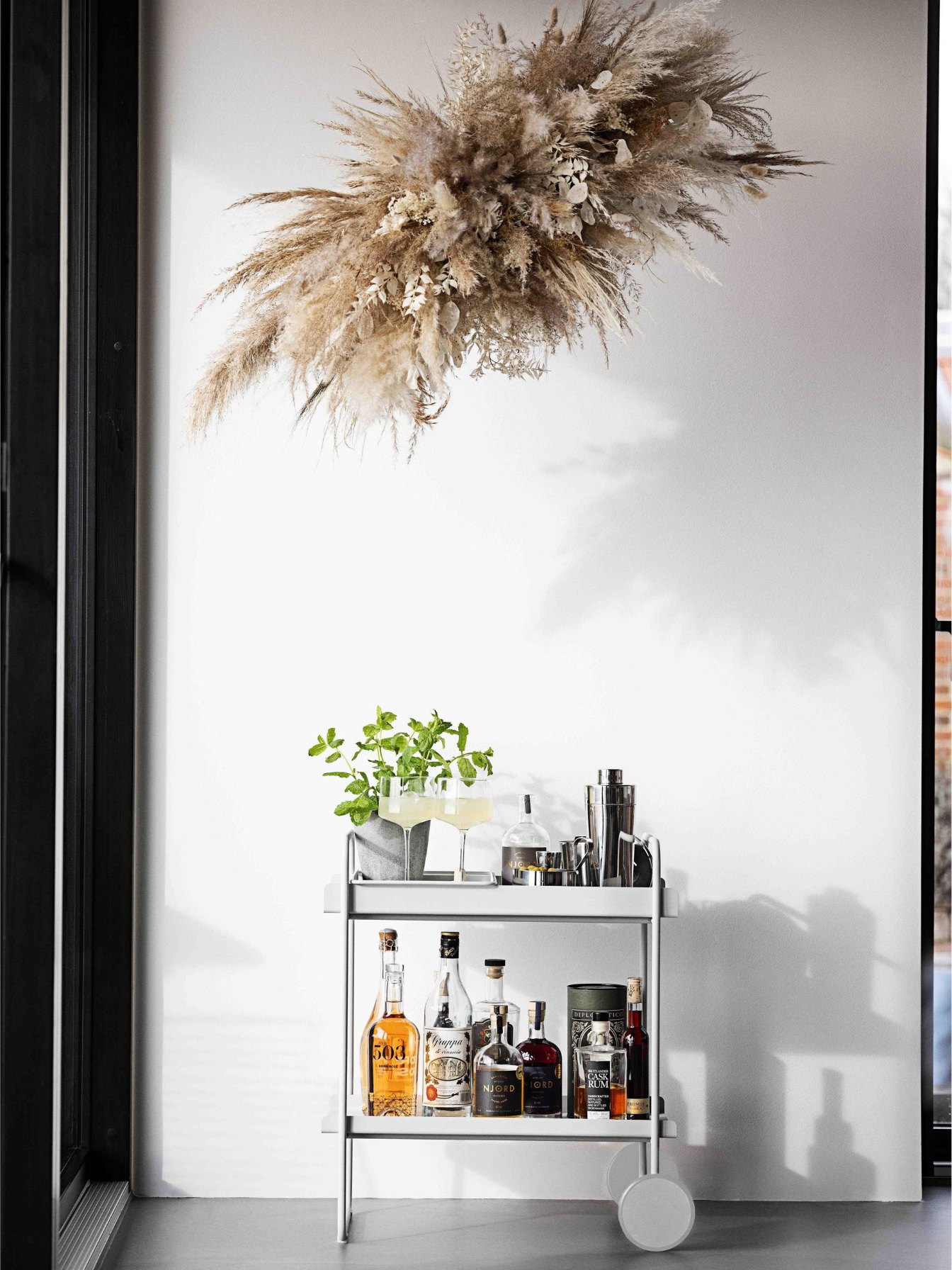 Serveringsvagn A-COCKTAIL 66 cm, svart, metall, Zone Denmark
