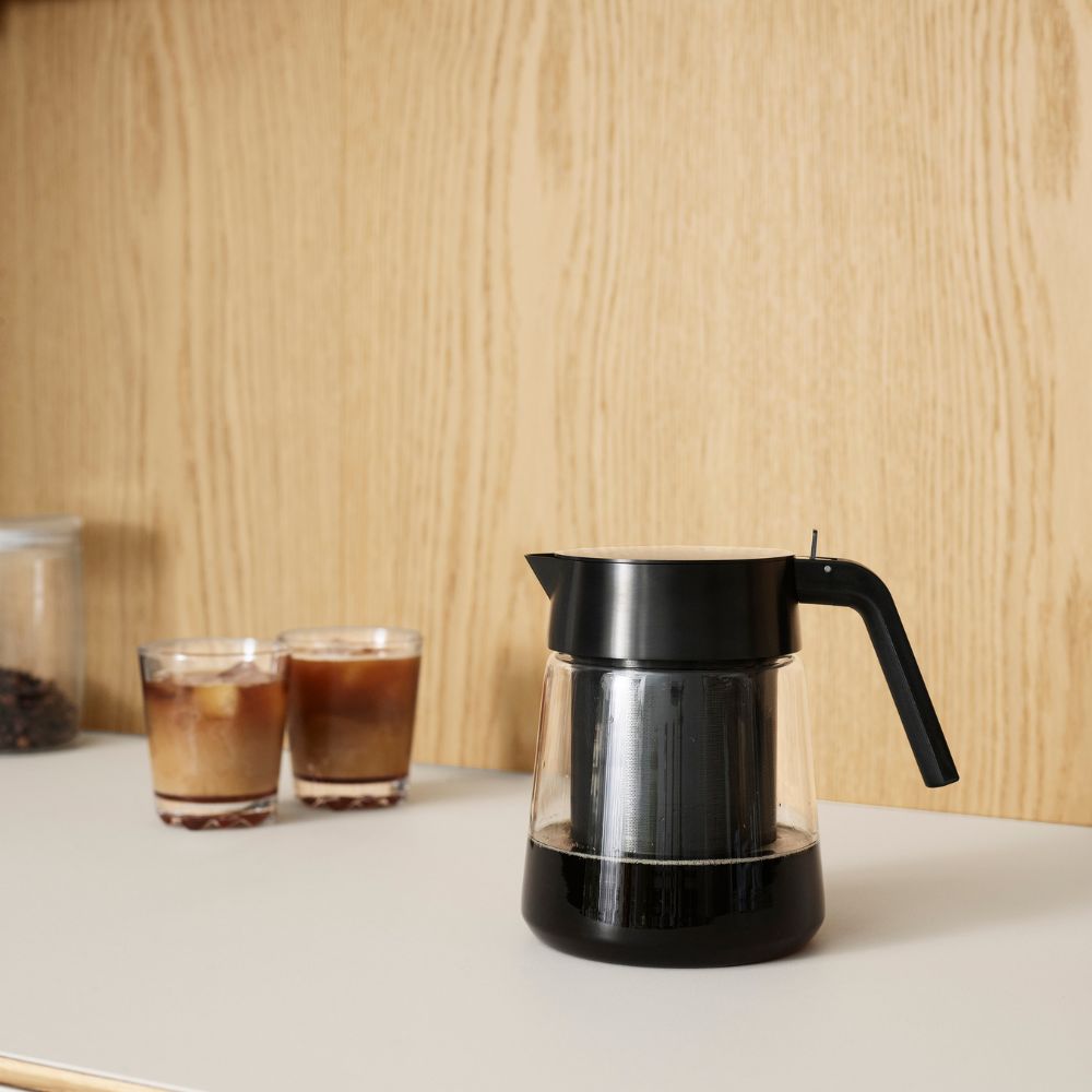 Serveringskanna NOHR 1,2 l, svart, glas, Stelton