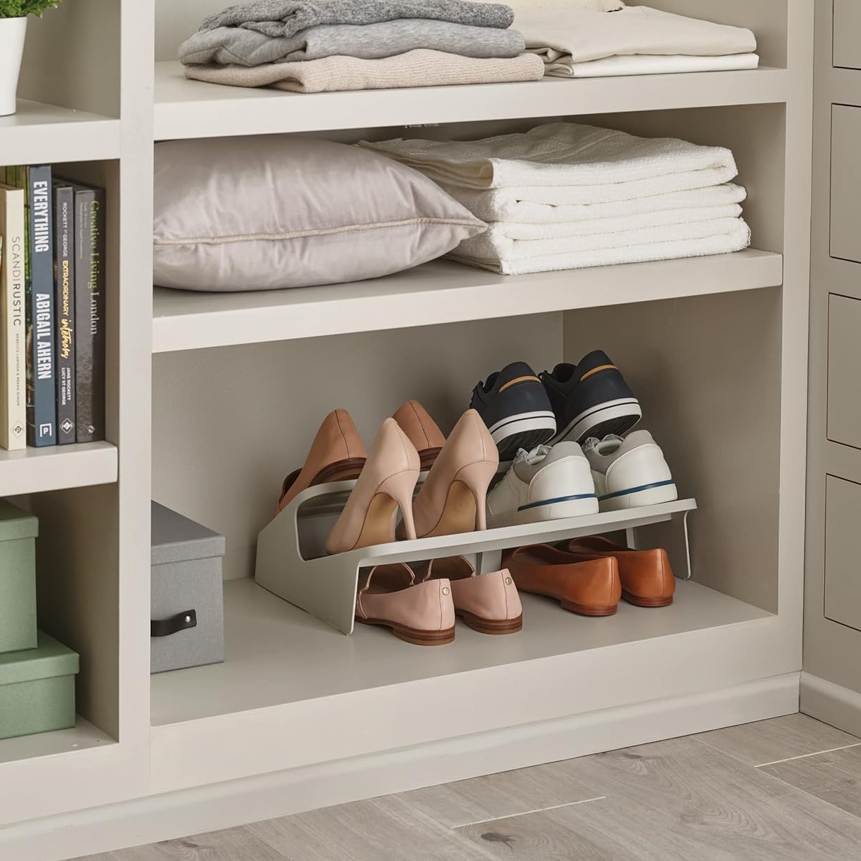 Skohylla SHOE-IN 55002 47 cm, ecru, plast, Joseph Joseph