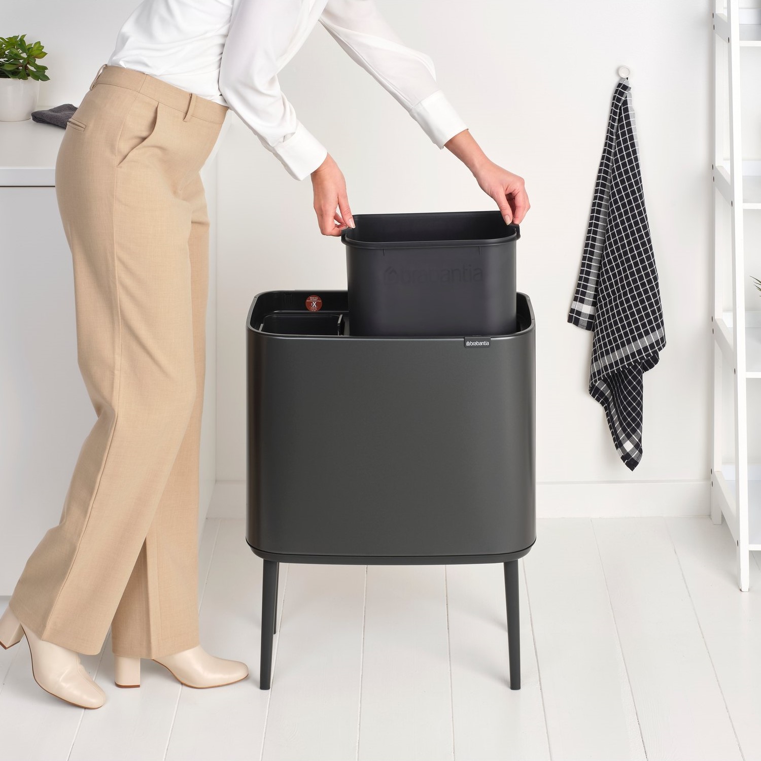 Soptunna med trycklock BO TOUCH BIN 11 + 23 l, konfidensgrå, stål, Brabantia