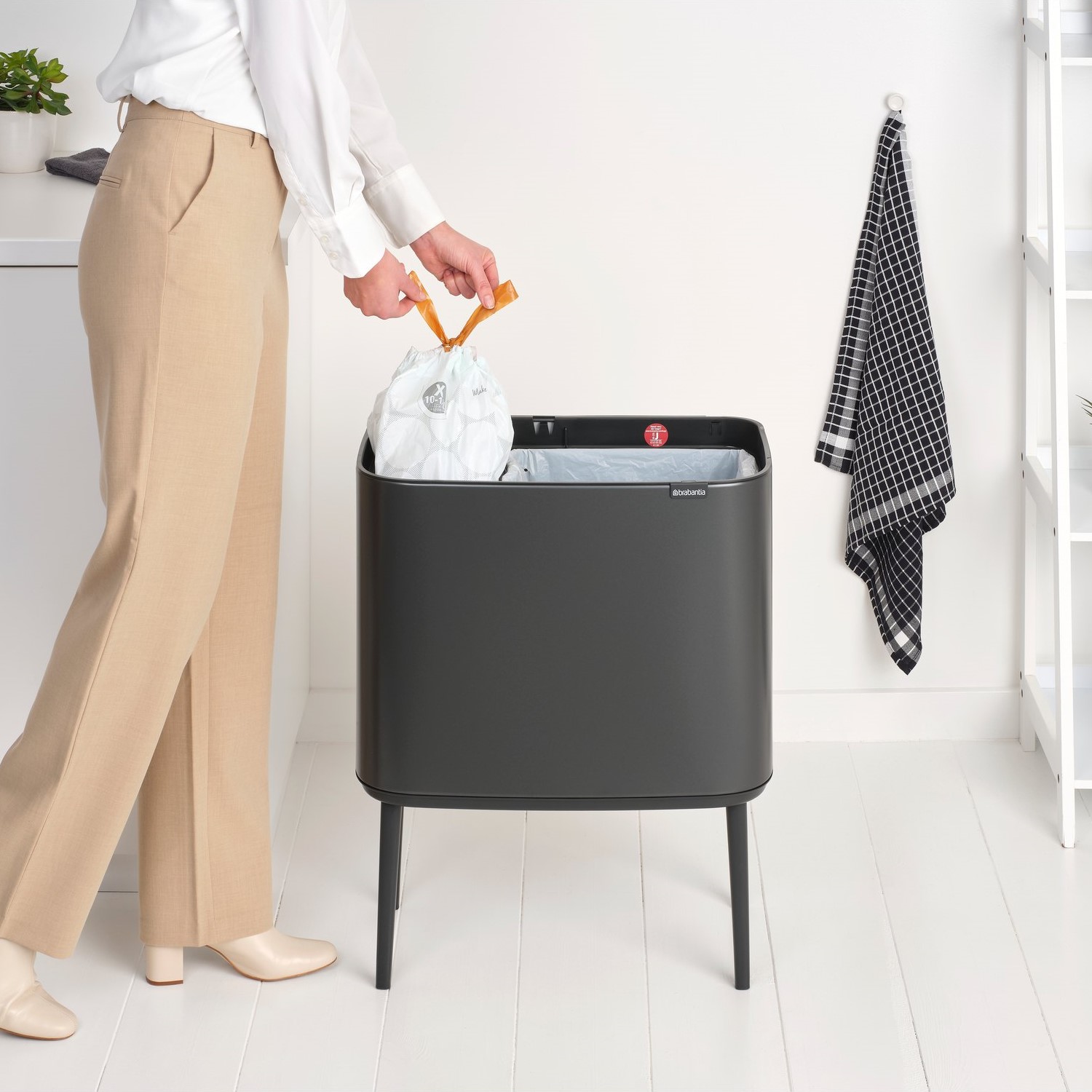 Soptunna med trycklock BO TOUCH BIN 11 + 23 l, konfidensgrå, stål, Brabantia
