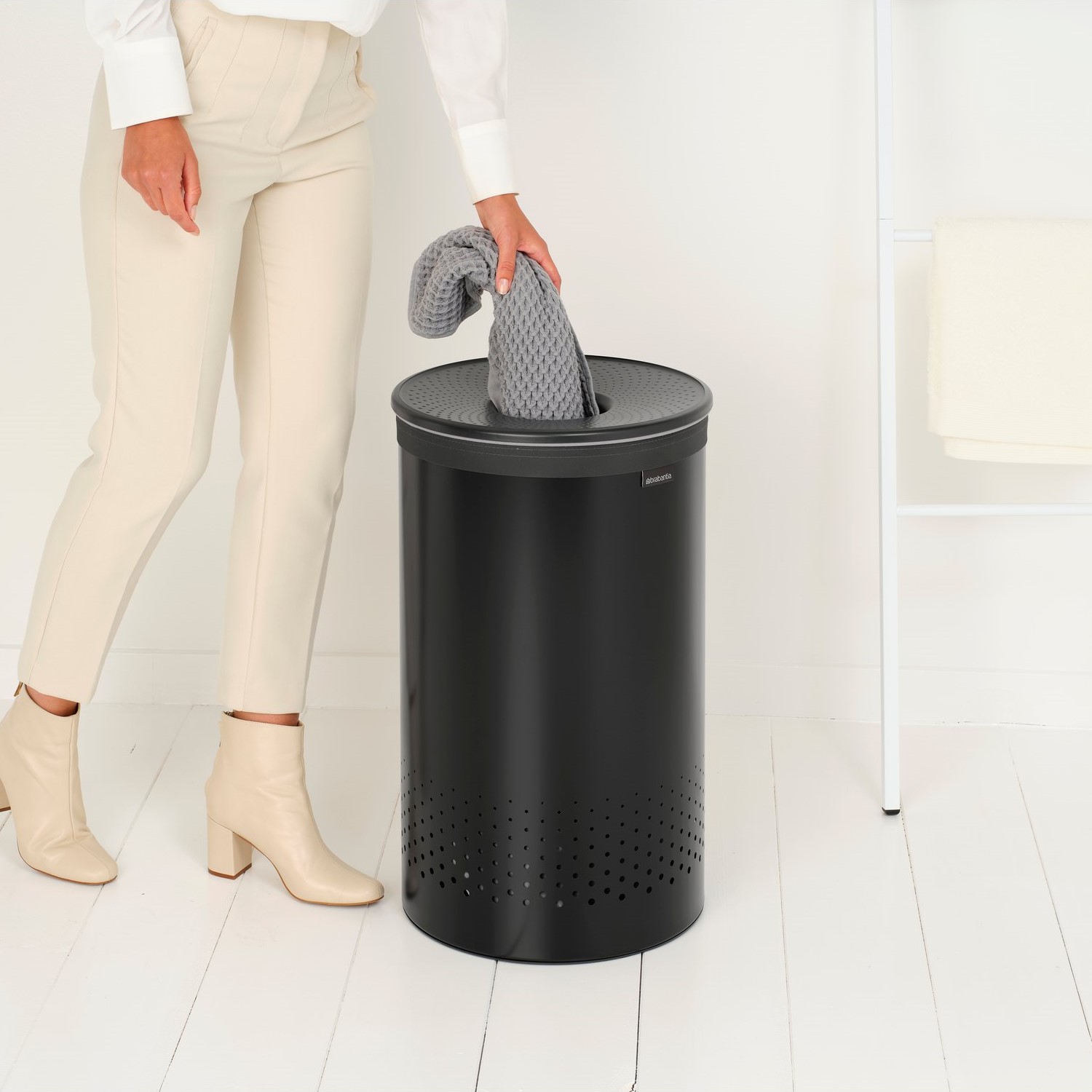 Tvättkorg 60 l, matt svart, stål, Brabantia